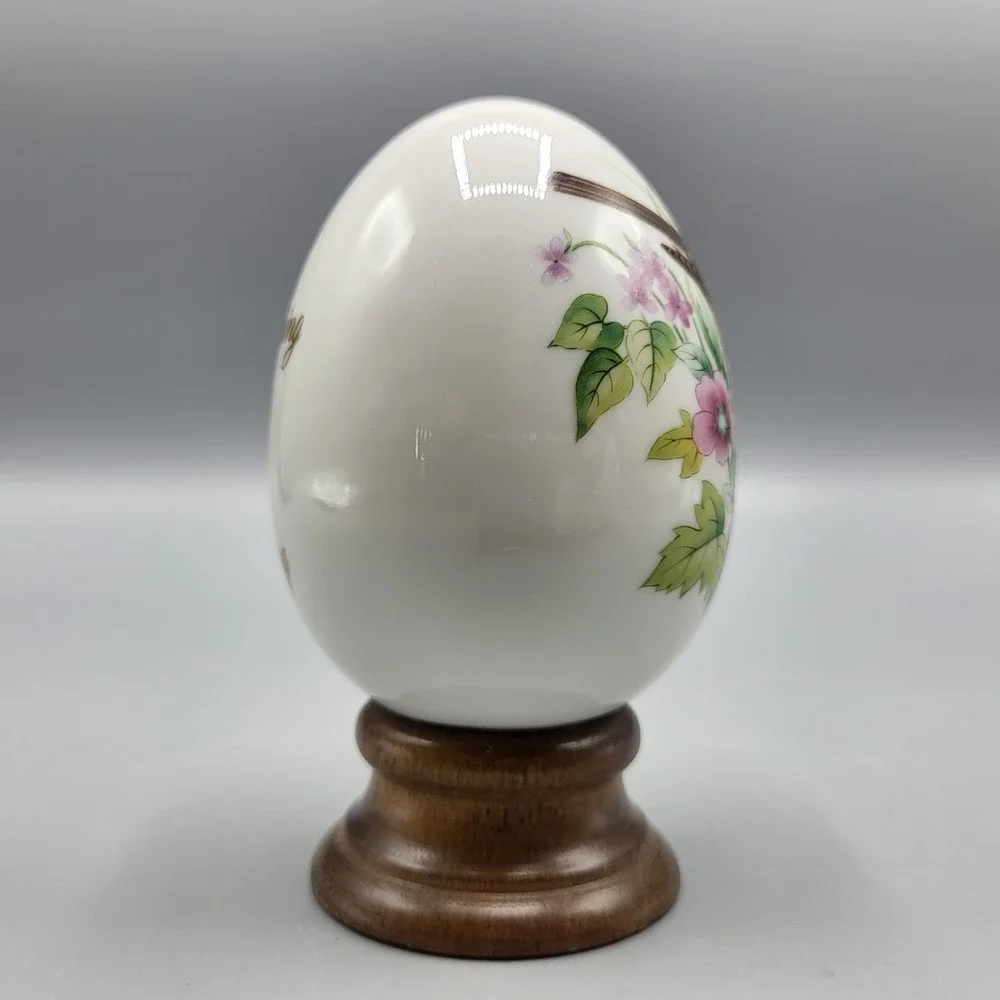 Vtg Avon Porcelain Egg Collectible Robin Bird Nest New Beginning Shelf Decor